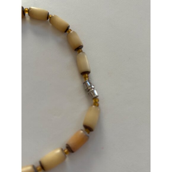Vintage Beige & Brown Beaded Necklace With Barrel Clasp - Picture 5 of 9